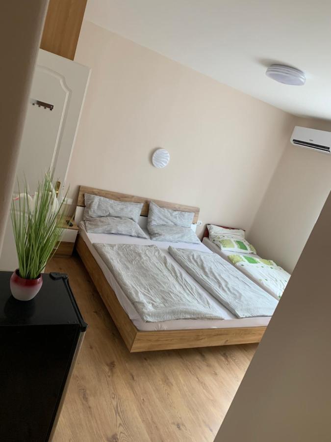 Zsuzsa Apartman Hajduszoboszlo Exterior photo