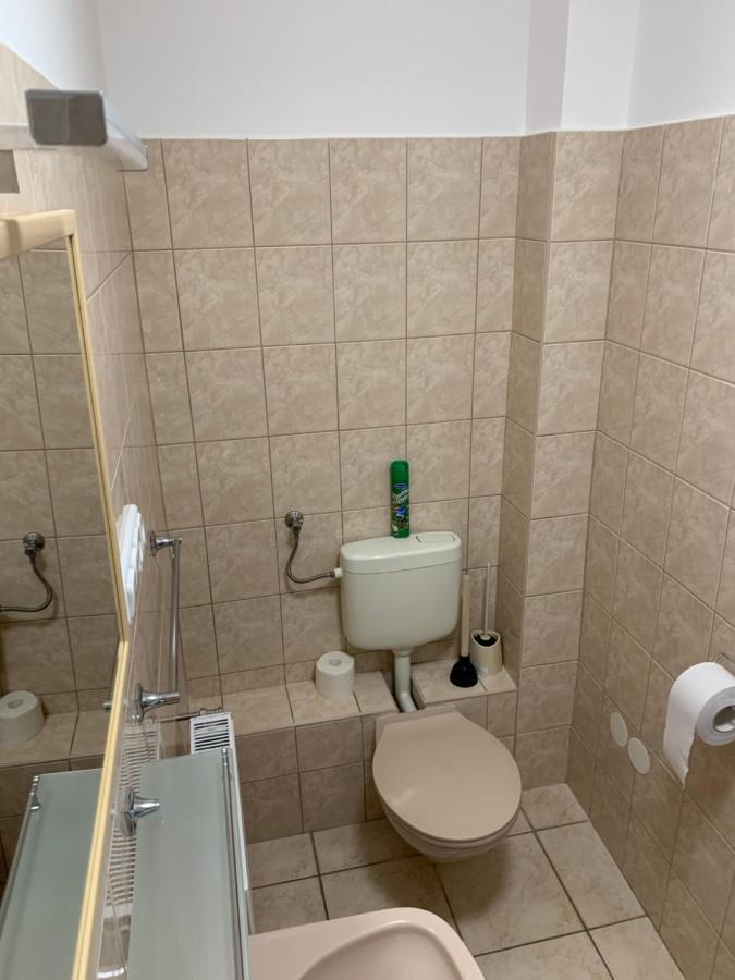 Zsuzsa Apartman Hajduszoboszlo Exterior photo