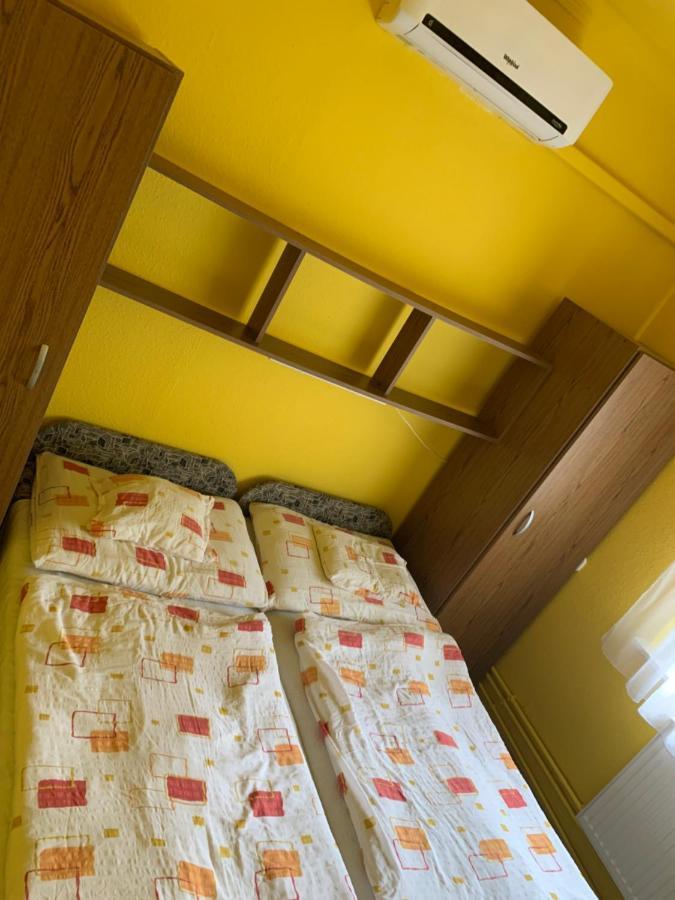 Zsuzsa Apartman Hajduszoboszlo Exterior photo