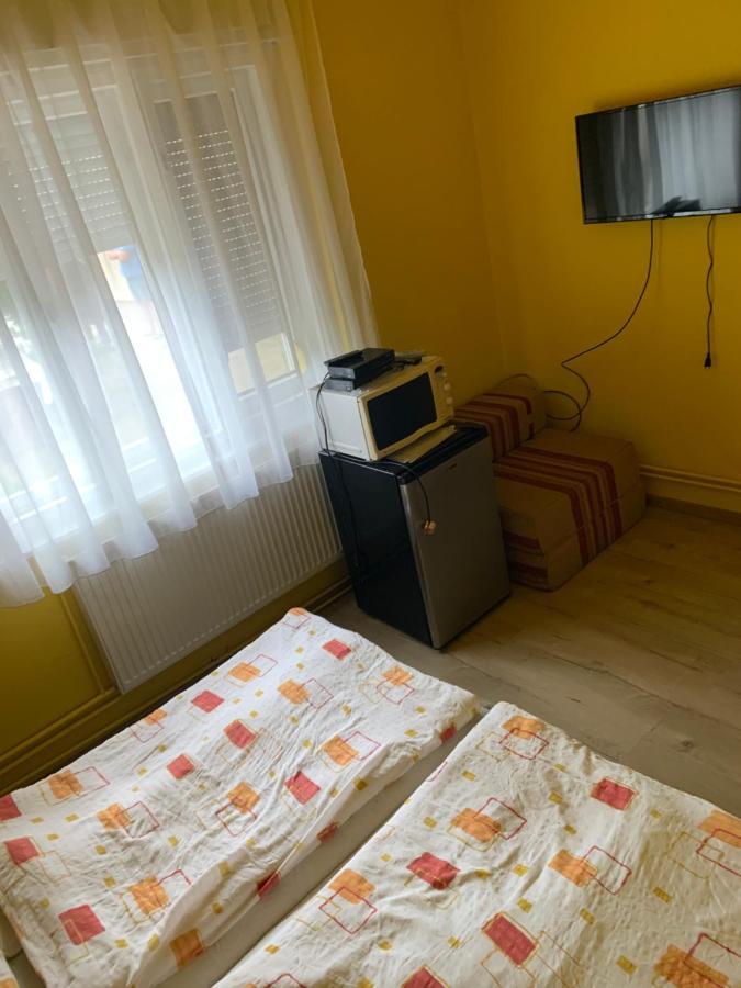 Zsuzsa Apartman Hajduszoboszlo Exterior photo