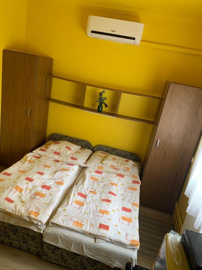 Zsuzsa Apartman Hajduszoboszlo Exterior photo