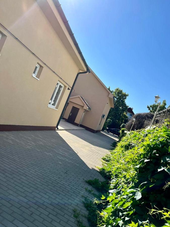 Zsuzsa Apartman Hajduszoboszlo Exterior photo